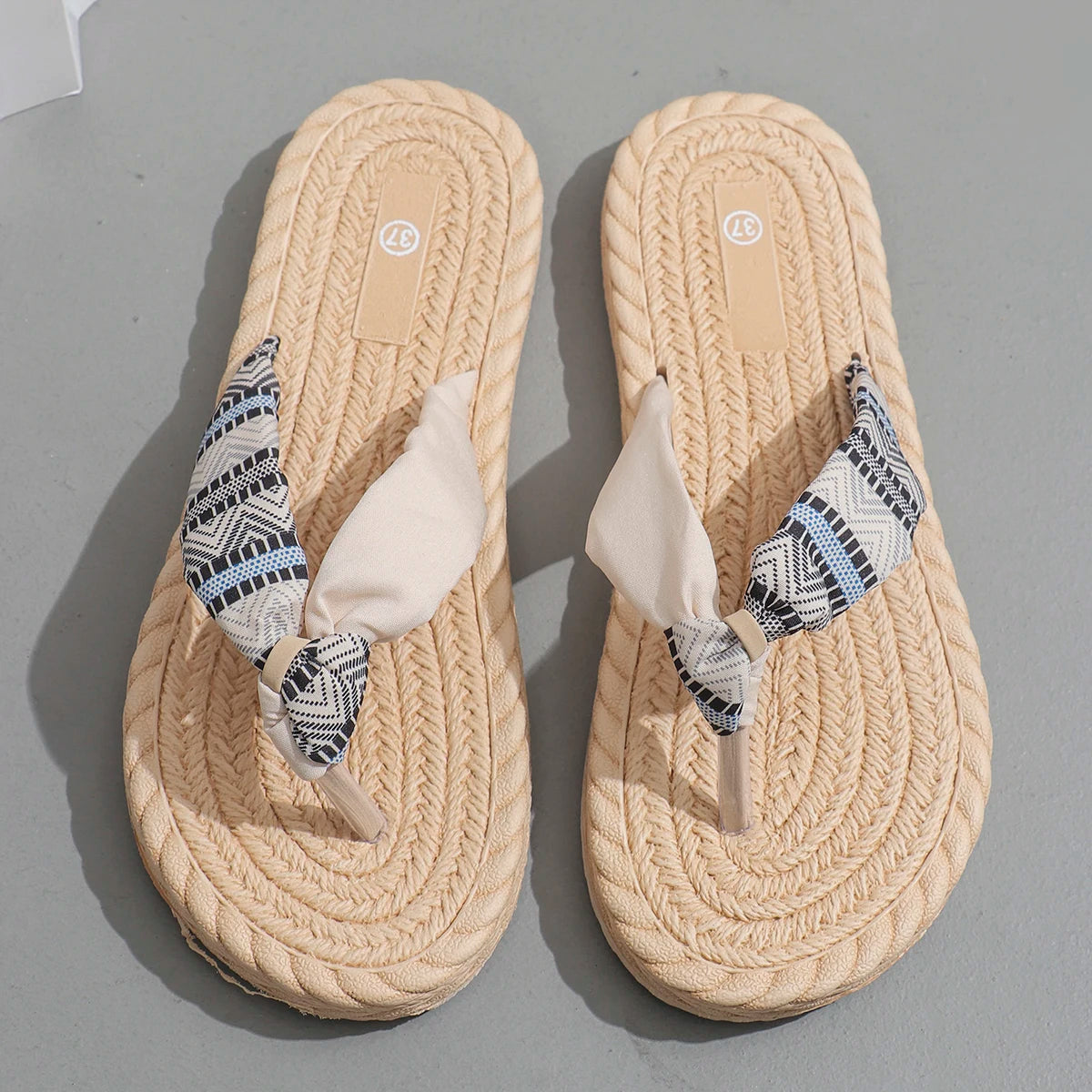 Graffiti Print Non-Slip Flip-Flops